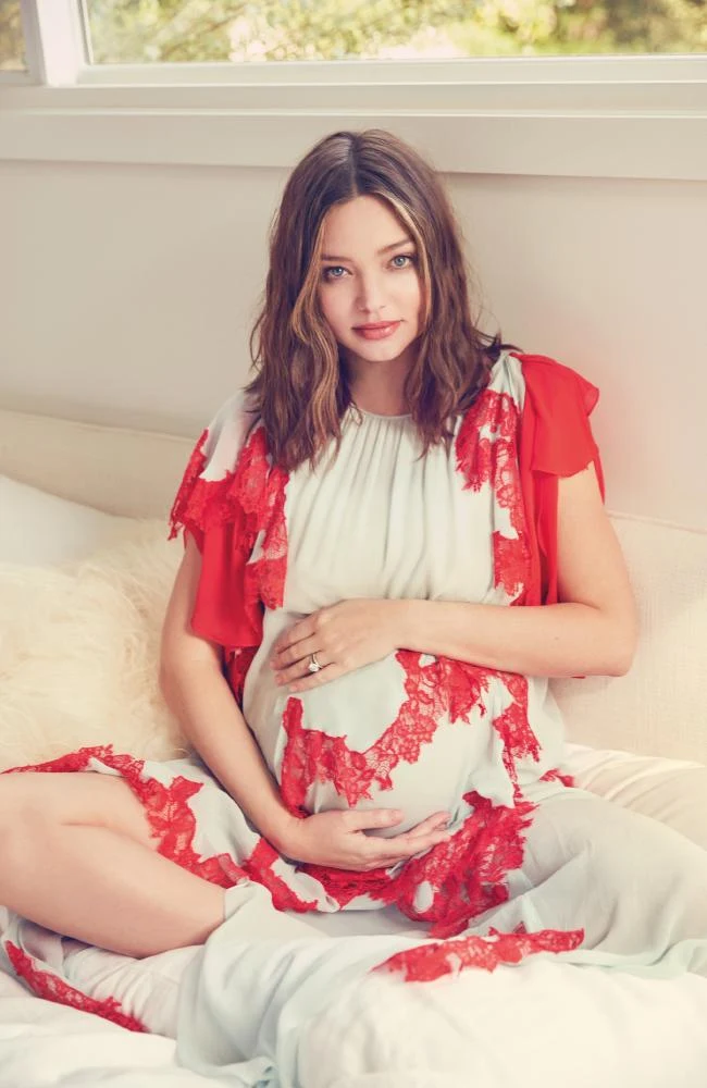 Miranda Kerr bares baby bump for Stellar Magazine May 2018