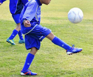 少年サッカー何歳から始めたらよいのか？