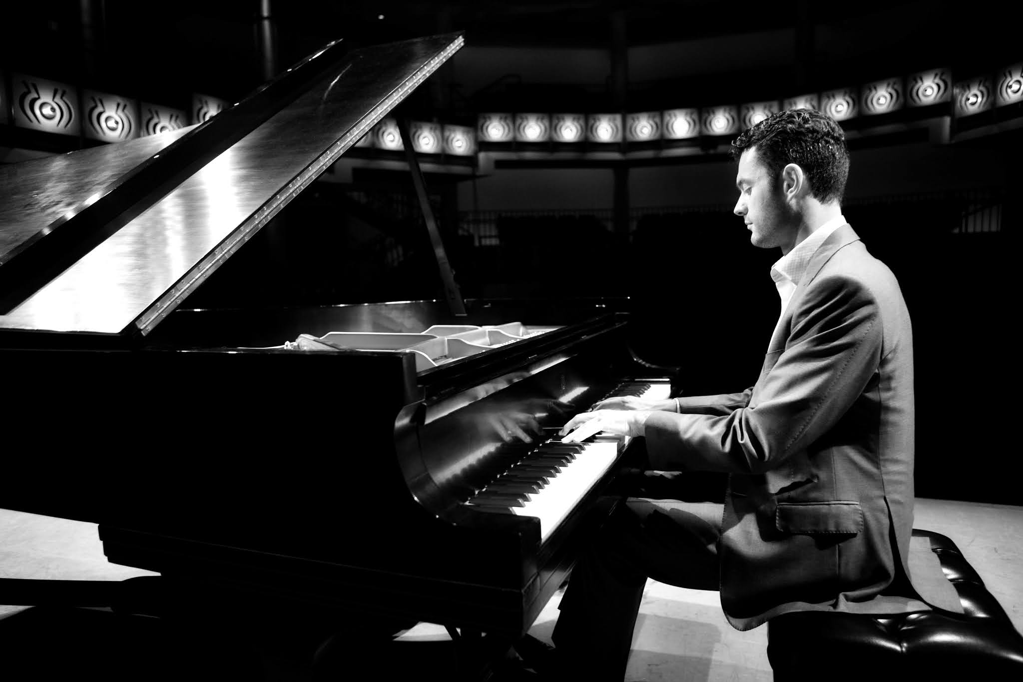 лауф пианист. пальцы пианиста. александр романовский пианист. музыкант фортепиано. левенберг пианист.