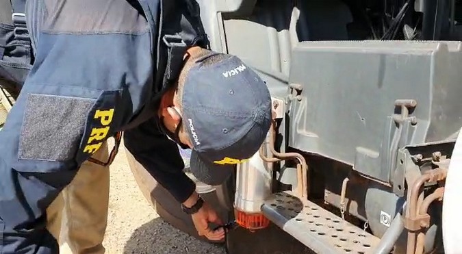 PRF apreende caminhão abastecido com diesel incorreto em Primavera do Leste/MT