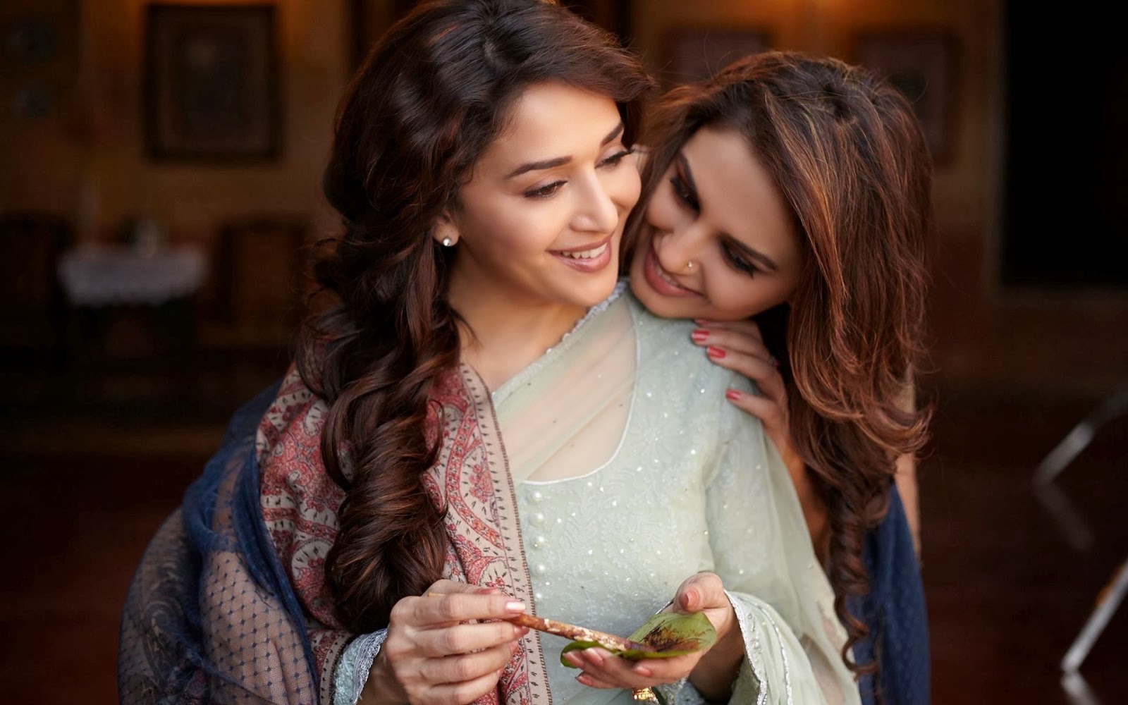 Madhuri Dixit S Dedh Ishqiya Will Release On Jan 2014 Images Archival Store