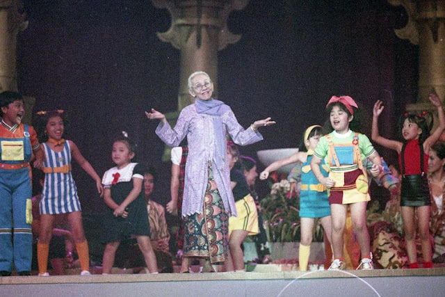 Menunggak Listrik Bahkan Makan Bubur Pakai Garam, ini 5 Fakta Menyedihkan Mak Laila Sari.