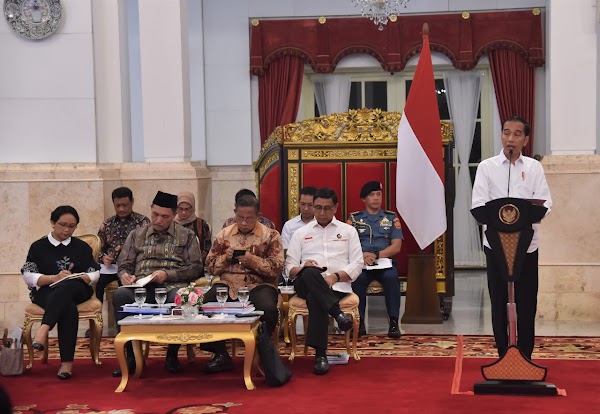 Jokowi : Saya Ucapkan Terima Kasih kepada Semua Menteri Jokowi : Saya Ucapkan Terima Kasih kepada Semua Menteri