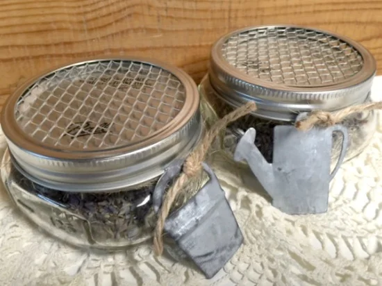 How to make lavender sachets in Mason Jars www.homeroad.net