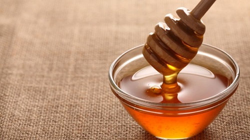 The most important uses and benefits of honey