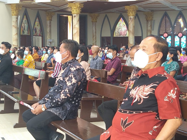 Berita terlengkap penasbisan dua orang Pastor di Gereja Katedral Paroki "Hati Kudus Yesus" keuskupan Sanggau Berita terlengkap penasbisan dua orang Pastor di Gereja Katedral Paroki "Hati Kudus Yesus" keuskupan Sanggau
