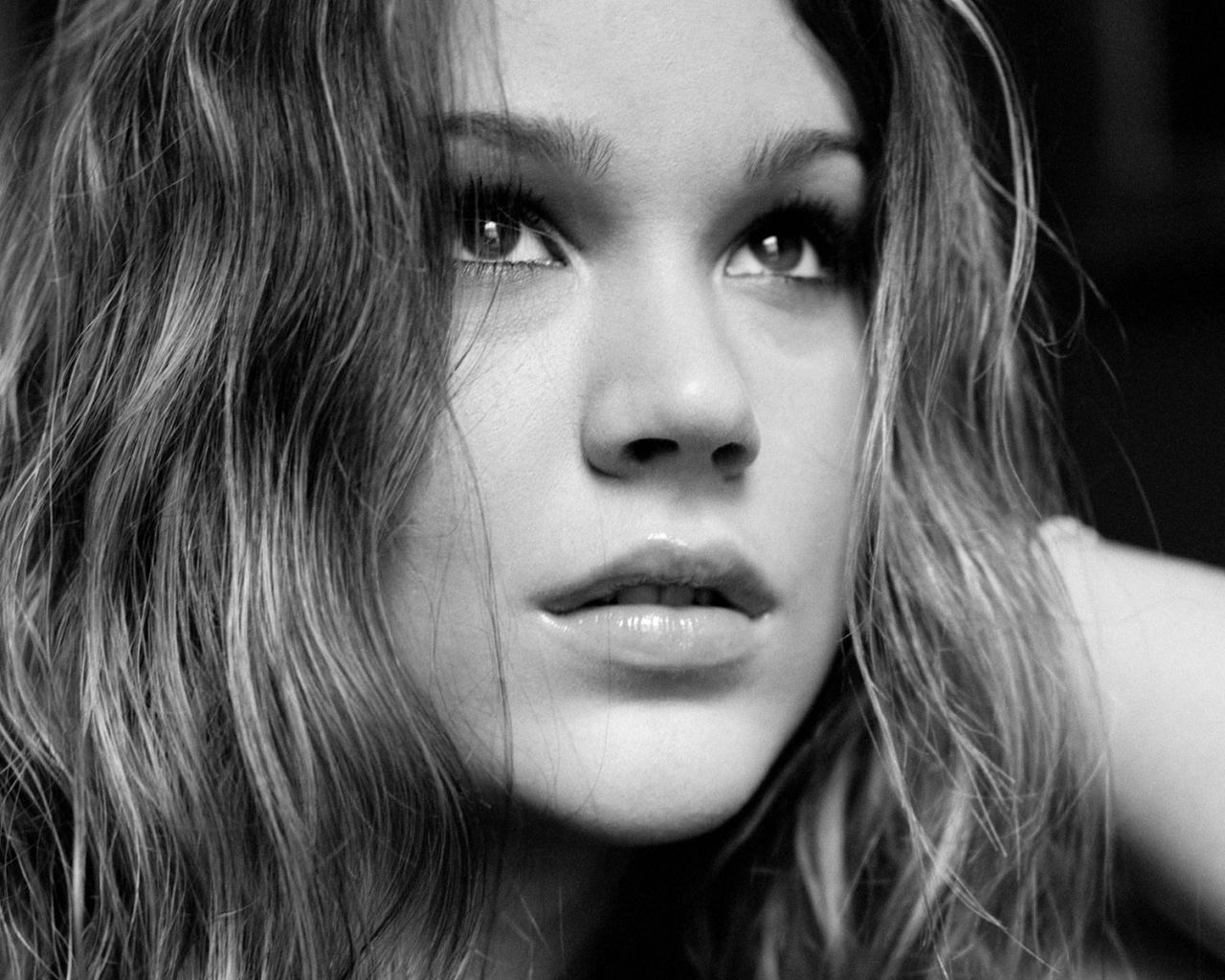 http://1.bp.blogspot.com/-Hqt8qKdSYBQ/UA4QrlIALNI/AAAAAAAAACg/tTQRfs9Jdlw/s1600/joss_stone_black_white_1280x1024%5B1%5D.jpg