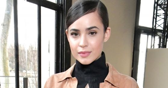 Sofia Carson Web: Paris Fashion Week "Akris"