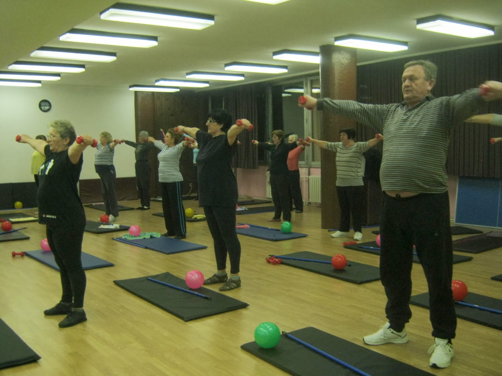 ВЕЖБЕ ЗА ОСОБЕ 50+