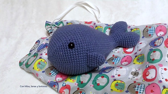 Con hilos, lanas y botones: Shamú, la ballena azul