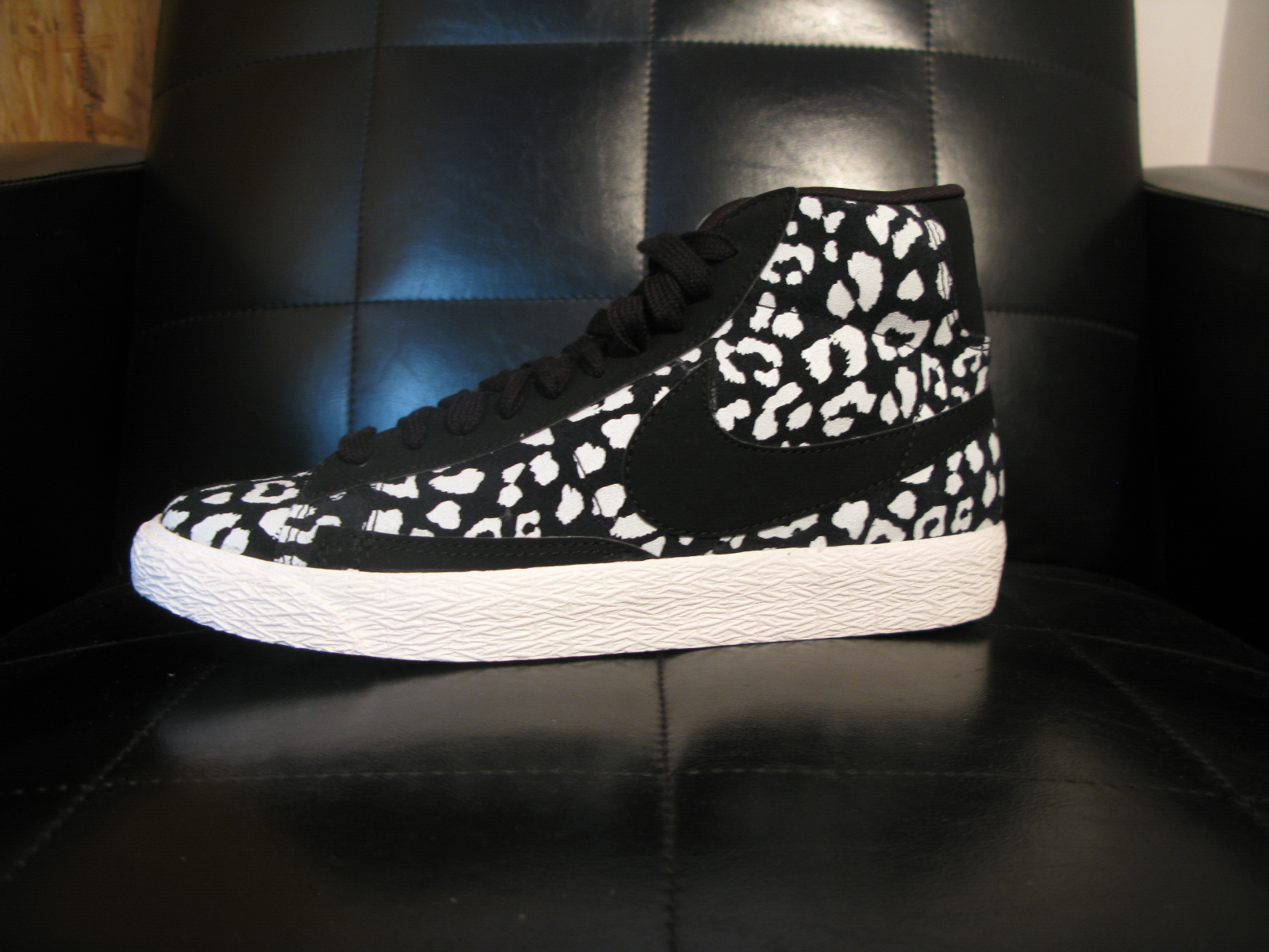 nike blazer mid gold