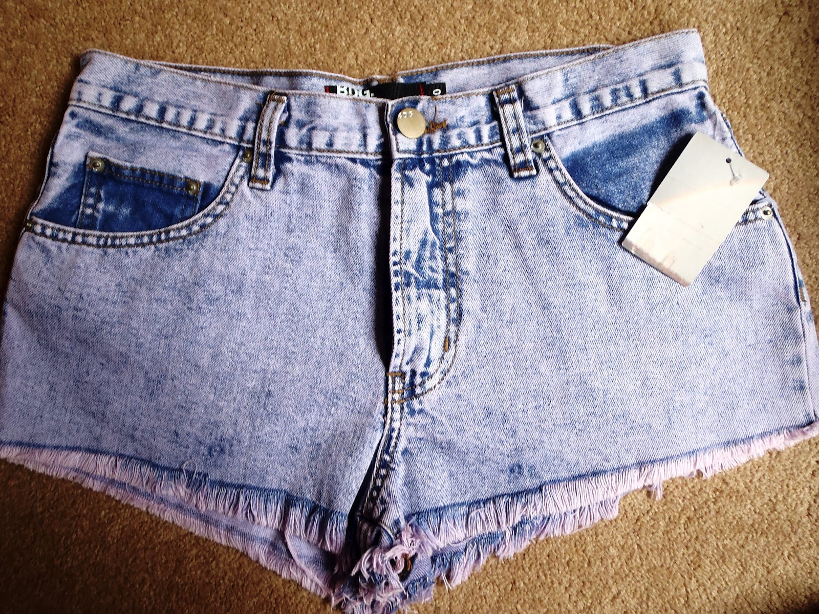 I'mnotwearingvintage: What to Wear With...dyed Urban Outfitters Hot Pants