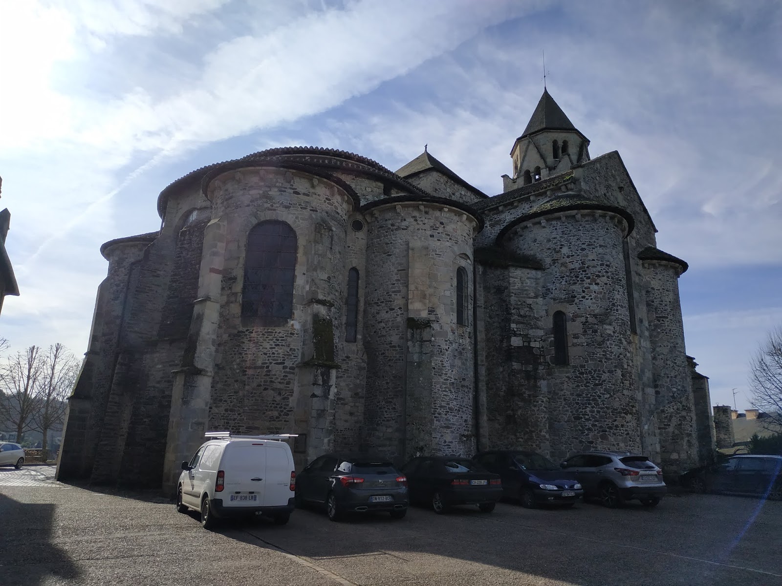 LA FRANCE DES EGLISES FRANCE OF CHURCHES UZERCHE