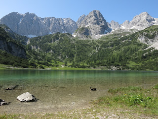 Der Seebensee ist umraht von steilem Kalk