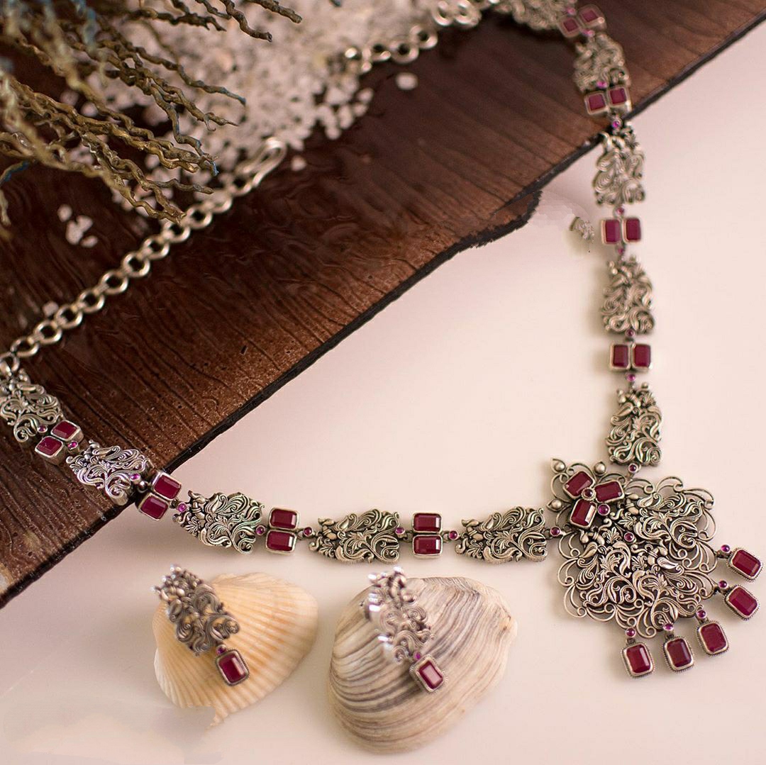 Antique silver necklace designs
