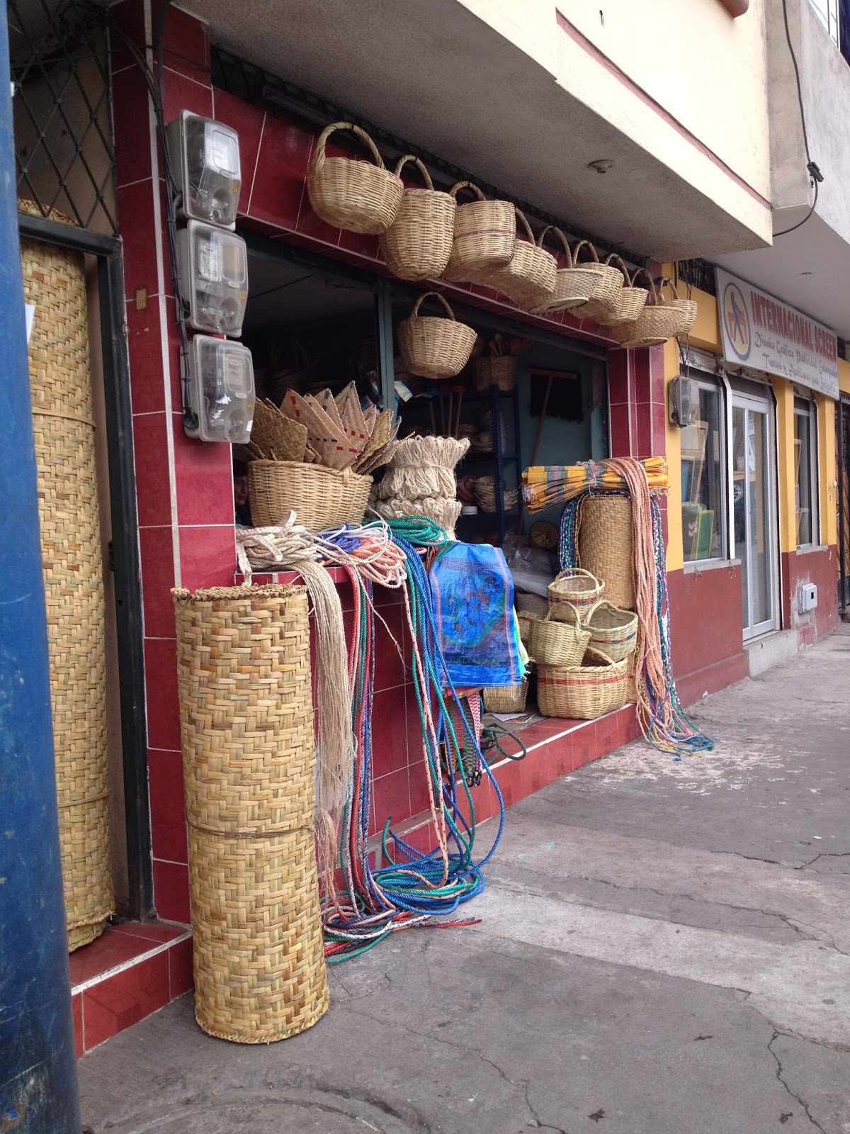 EL TRABAJO DE HACER ESTERAS