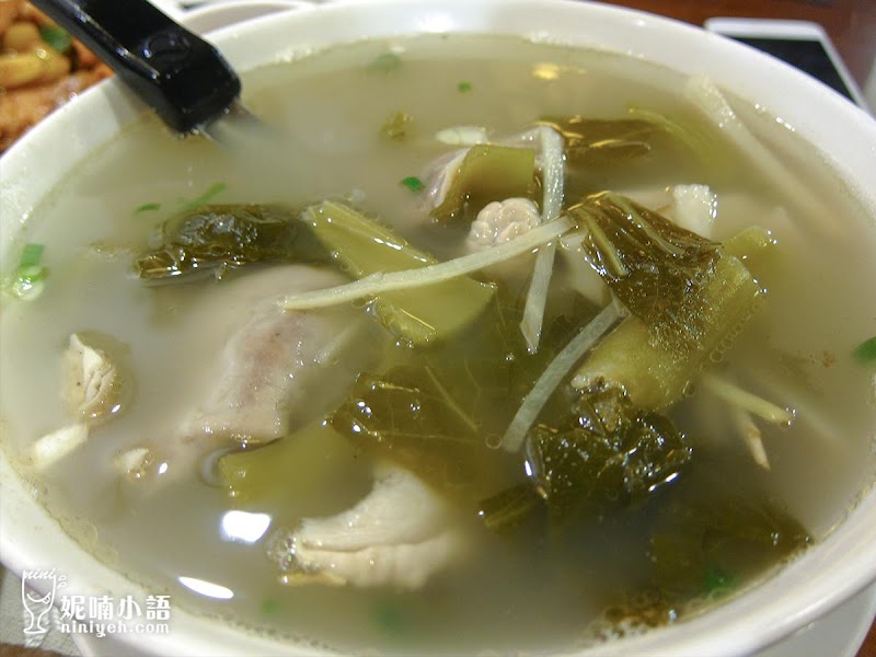 【台北市內湖區】東湖新家圓客家菜川菜小館。小巷弄裡傳飄香