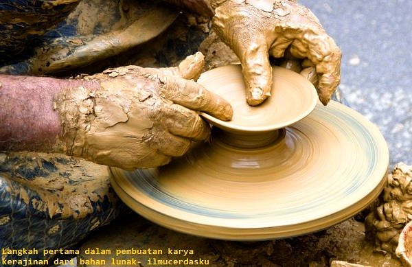Langkah pertama dalam membuat kerajinan tangan dari bahan lembut adalah Langkah awal membuat kerajinan dari bahan lembut