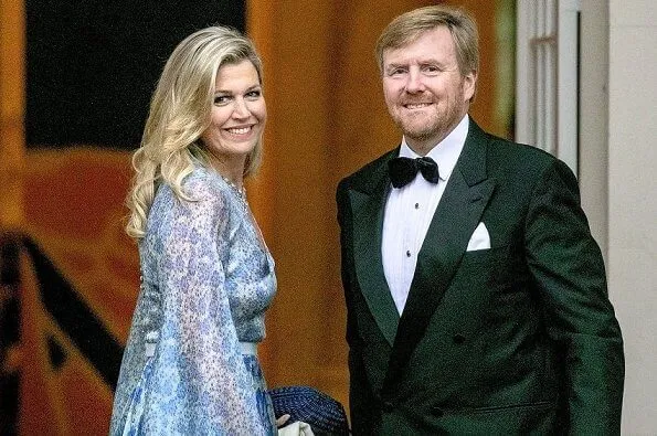 Queen Maxima wore an organza-printed wide sleeves dress by Luisa Beccaria. Luisa Beccaria Spring 2017 RTW collection