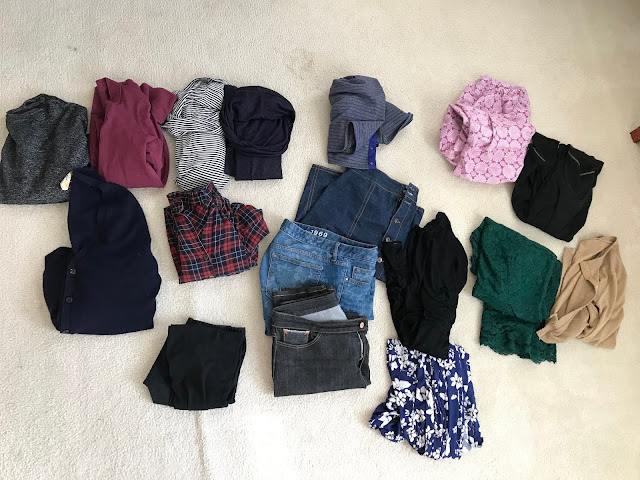 What to pack for a 10-day trip. Capsule travel wardrobe.
