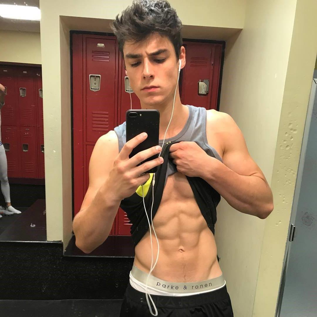 Post A Selfie On Instagram To Show His Abs | The Best Porn Website