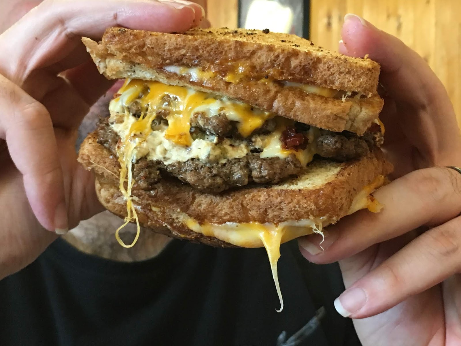 Food Crickets: Review for Flo's Burger Diner!