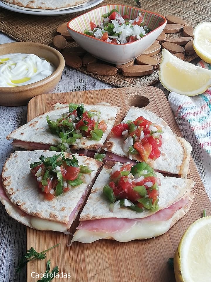 Quesadilla de jamón y queso Caceroladas