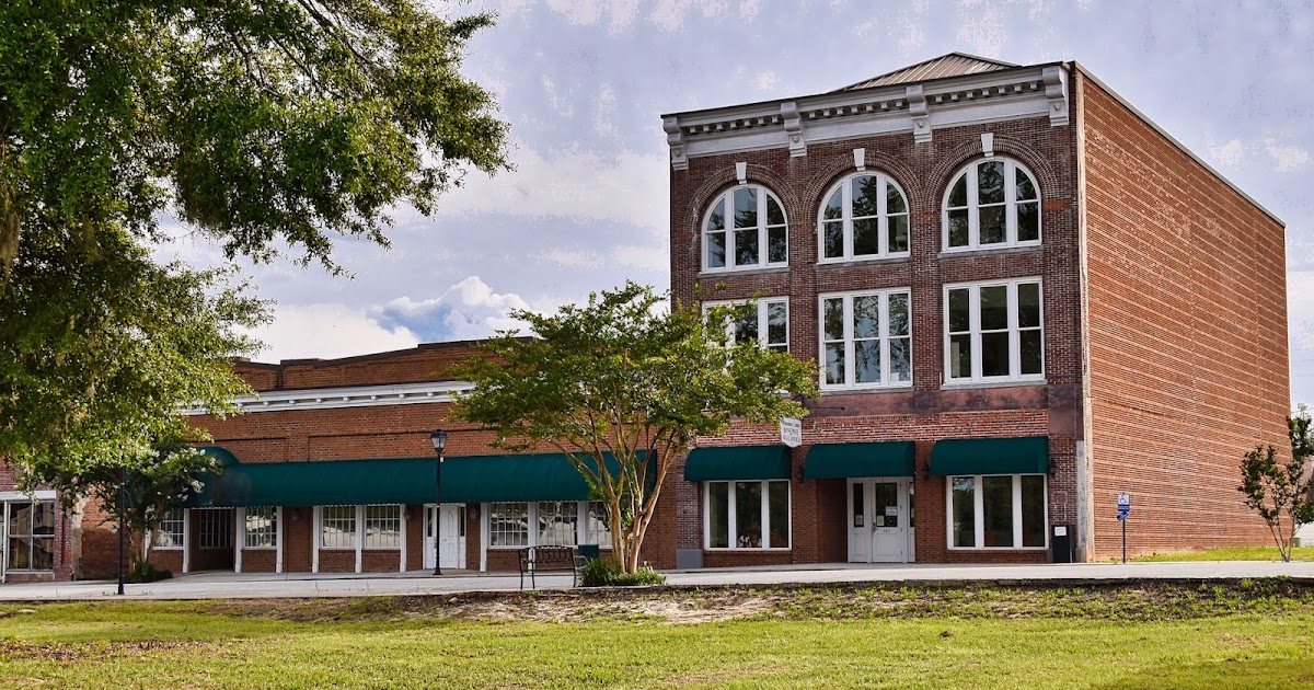 Royal Town Rambles ThreeStory Buildings, Part 3 Kingstree Hardware