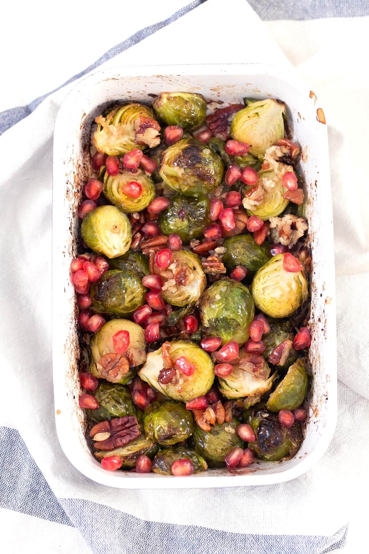 Baked Brussels Sprouts. - Baked Brussels sprouts are a simple and delicious side dish. Although they have a terrible reputation, cabbages can be delicious if we know how to prepare them. Baked Brussels Sprouts. - Baked Brussels sprouts are a simple and delicious side dish. Although they have a terrible reputation, cabbages can be delicious if we know how to prepare them.