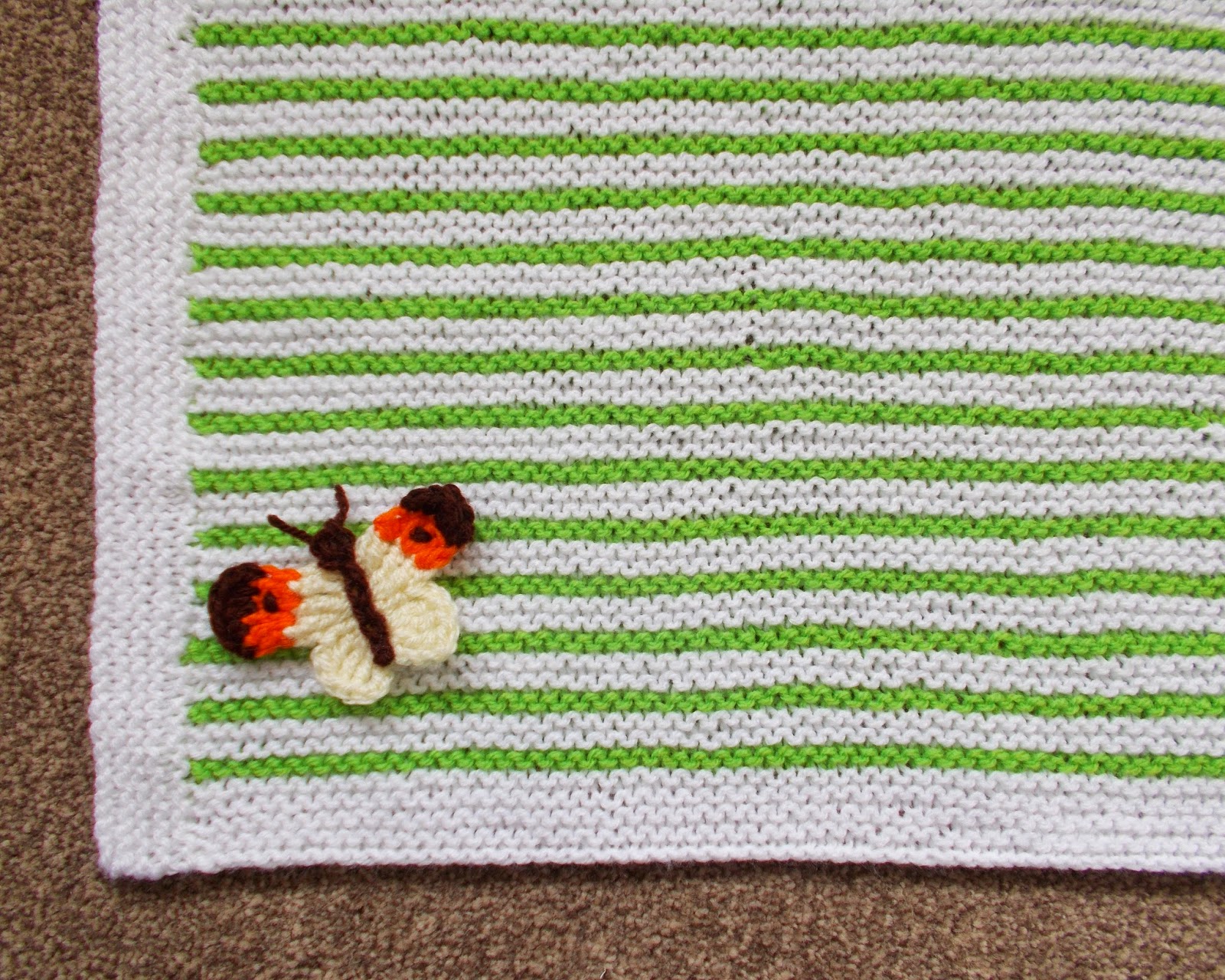 mariannas lazy daisy days: Easy Garter Stitch Striped Baby Blanket