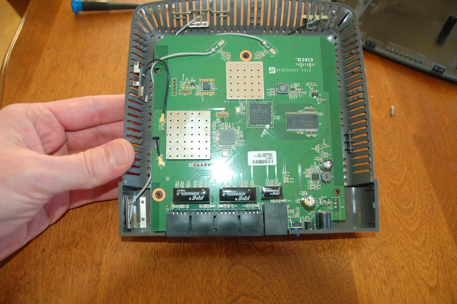 Tutorials and Electronic Adventures: Reflashing a Linksys E2500 Router