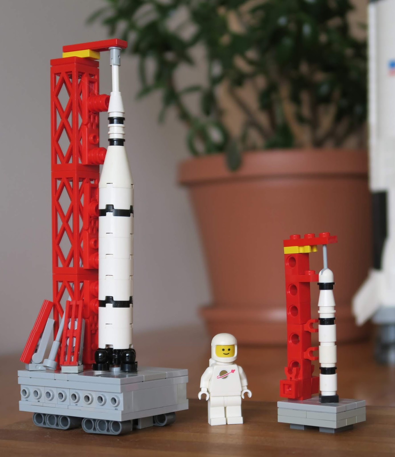 lego mini saturn v