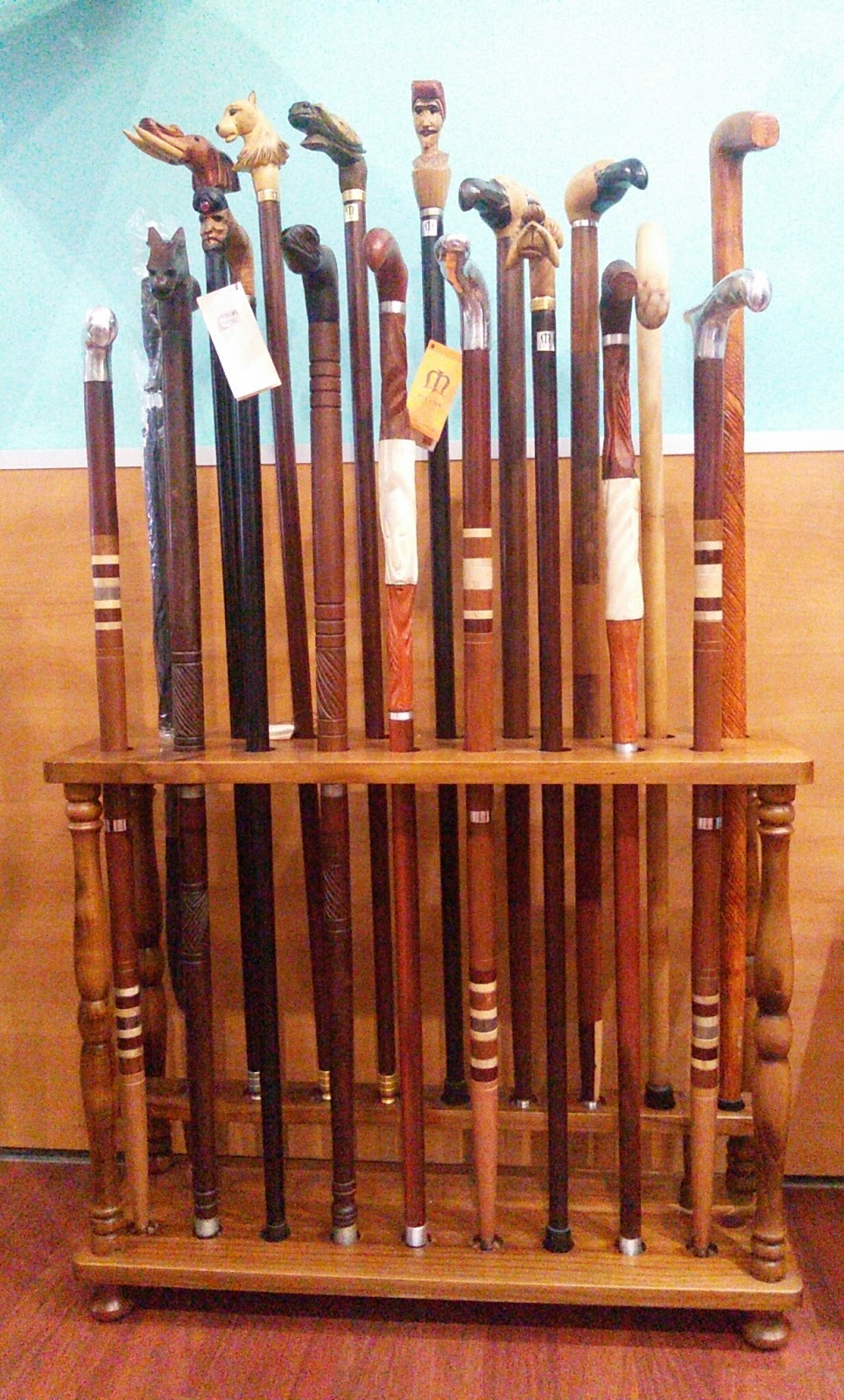 bastones de madera tallados a mano | Regalos Artesanía y Diseño Barcelona