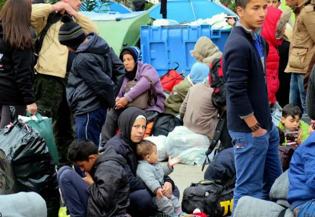 1.000 πρόσφυγες από τον Πειραιά σε κέντρο προσωρινής φιλοξενίας στη Ριτσώνα
