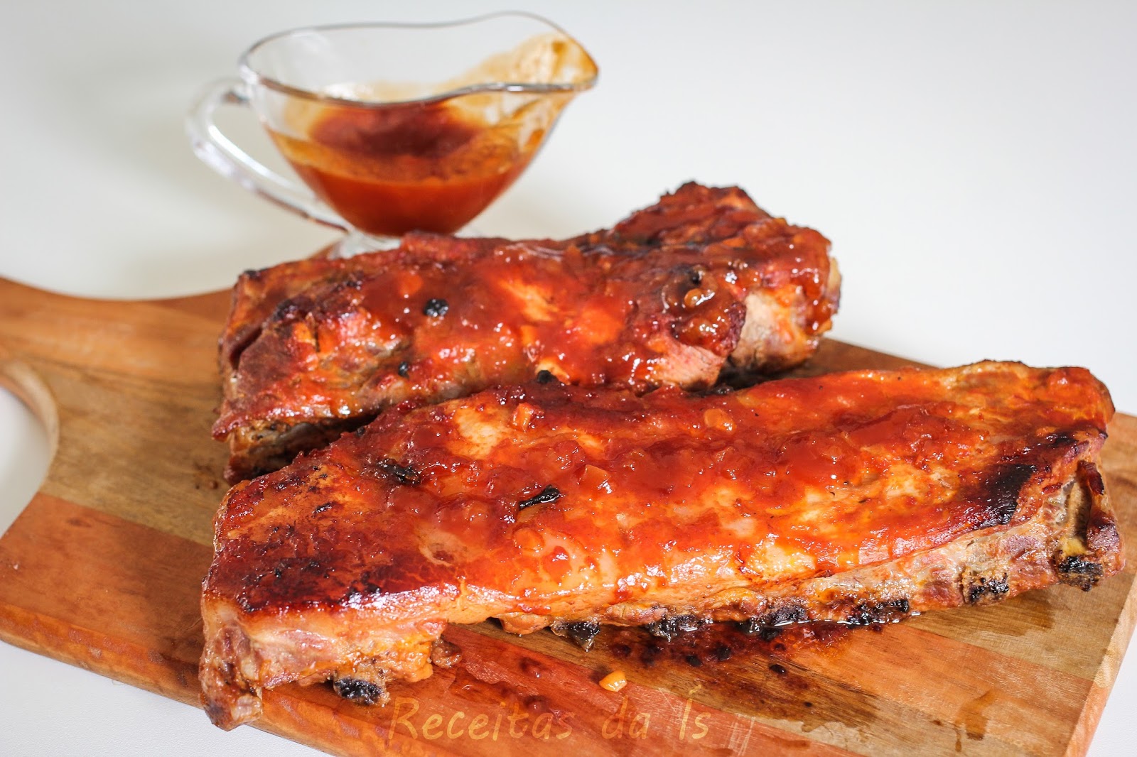 Receitas da Ís COSTELINHA DE PORCO COM BARBECUE Receitas da Ís COSTELINHA DE PORCO COM BARBECUE