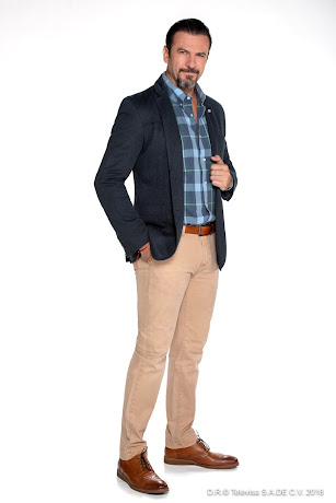 Fotos y personajes de la serie Julia vs Julia 7 alejandro%2Bavila%2B2