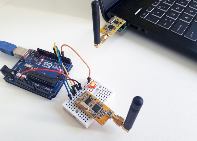 Comunicação Módulo wireless APC220 e Arduino Comunicação Módulo wireless APC220 e Arduino