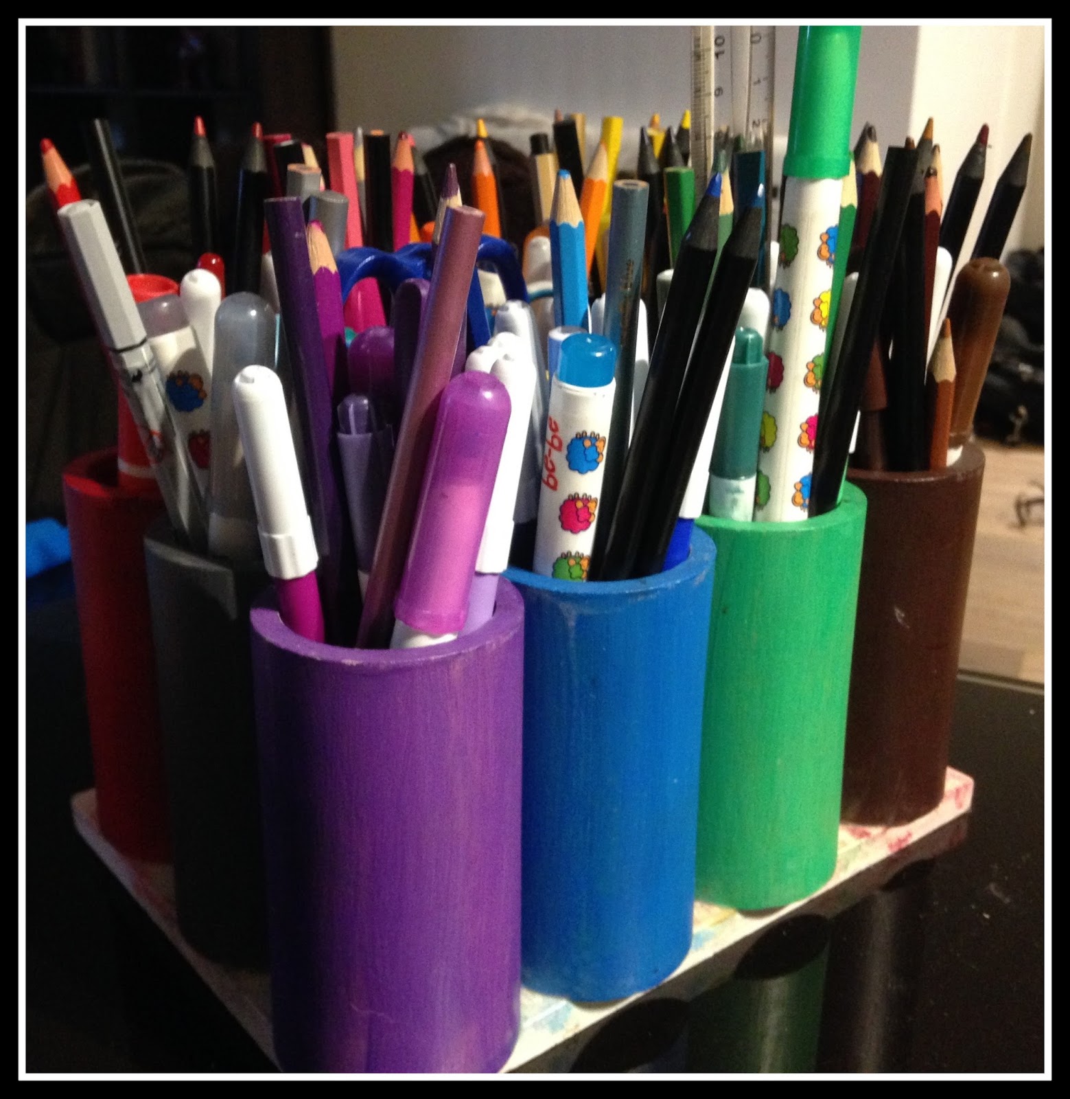 DIY: les pots à crayons [façon Montessori]. - Maman Nougatine