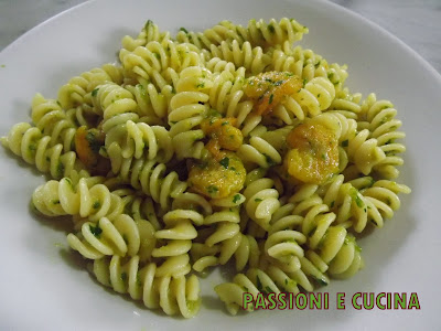 fusilli zucchine e gamberetti