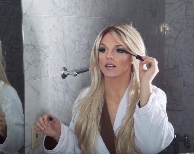 Bigdick shemale tubes Derrick barry shemale