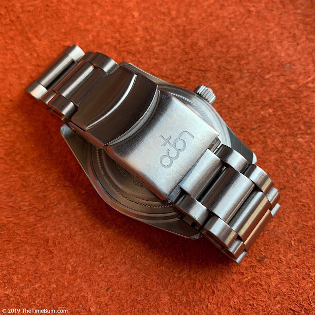 Octon automatic dive watch clasp