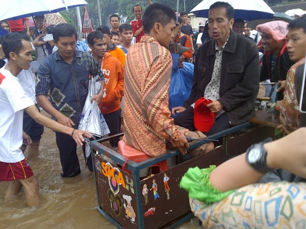 Momentum Jokowi Buktikan Penanganan Banjir DKI Itu Mudah