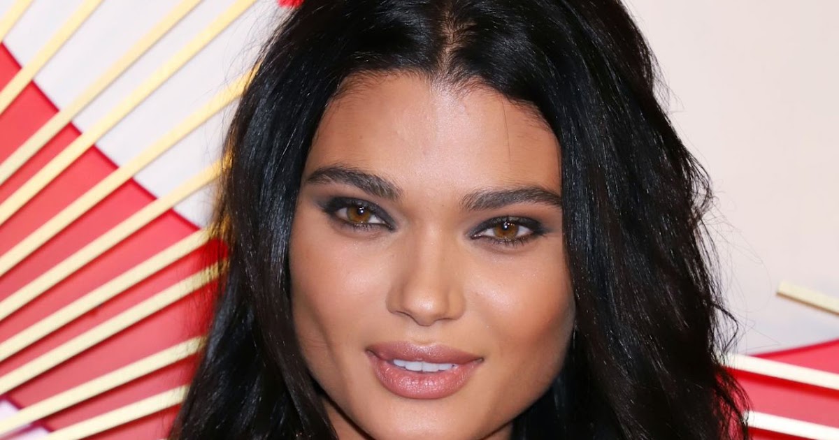 Model Crush: Daniela Braga Revolve Awards