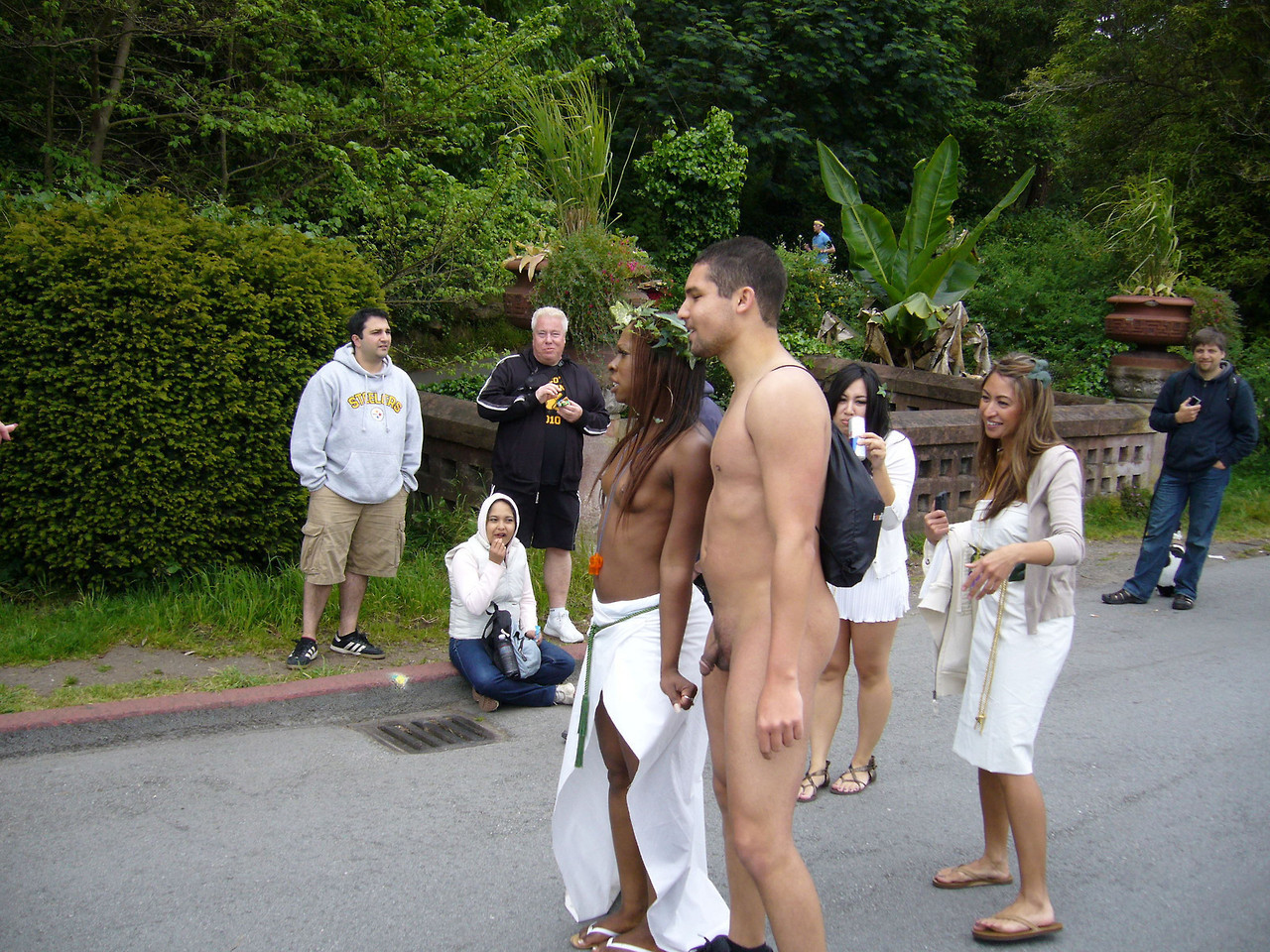 одетая леди и голый мужчина фото 52