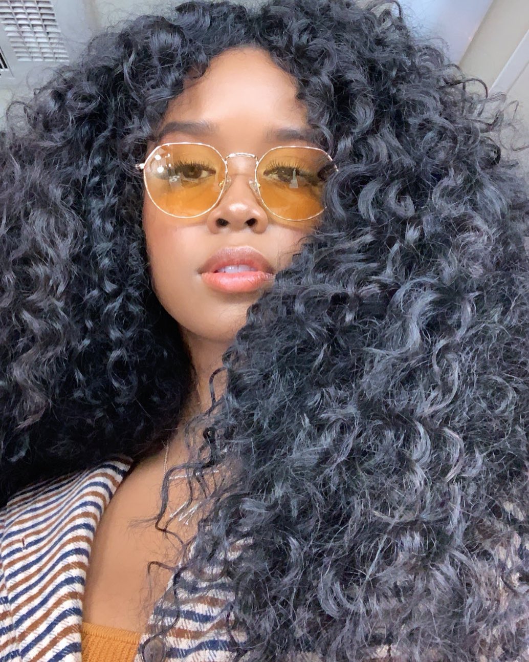 Singer H.E.R.'s Mother Surprises Her with THIS for Her Birthday!