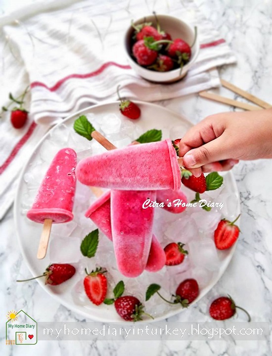 Strawberry Popsicles / Strawberry Ice pops | Çitra's Home Diary. #strawberrypopsicle #icepops #strawberryidea #dessert #popsicles #summerbeverage #kidsfriendlyrecipe