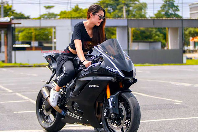 Beautiful Thailand Girl Model Hana Lewis With Yamaha R6 Bike