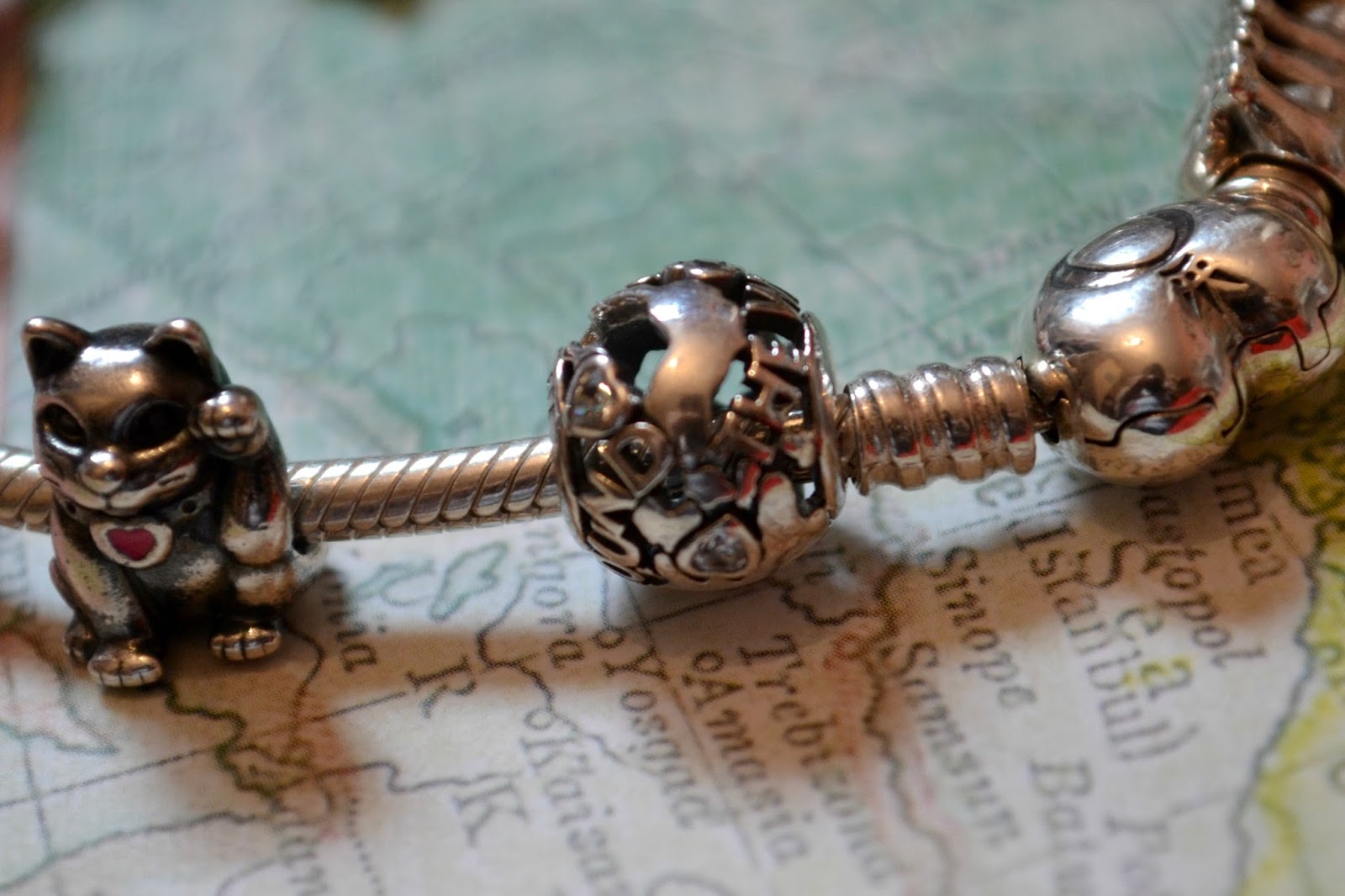All Around the World With Pandora The Jewel Hut* UK Lifestyle and