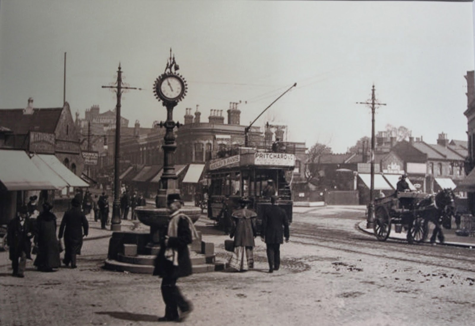 E7 Now & Then Forest Gate the chic and the shabby