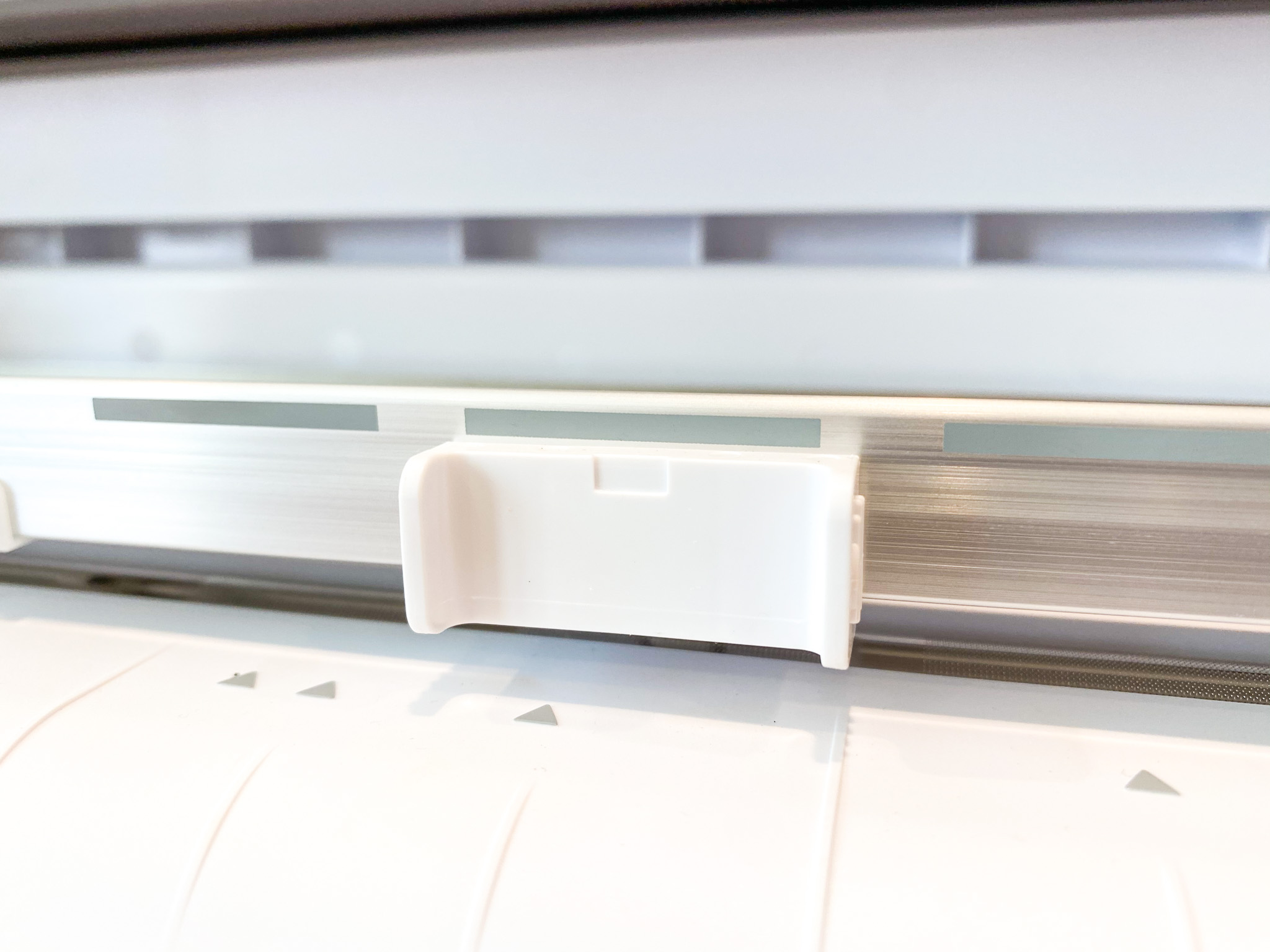 How to Load Vinyl in Silhouette CAMEO 4 Pro Silhouette School